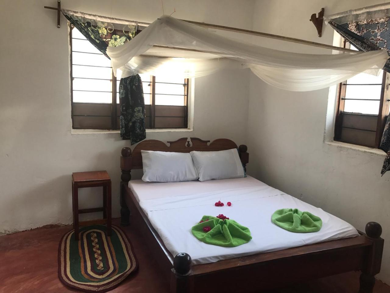 Moringe Home Stay - Village House 잠비아니 외부 사진