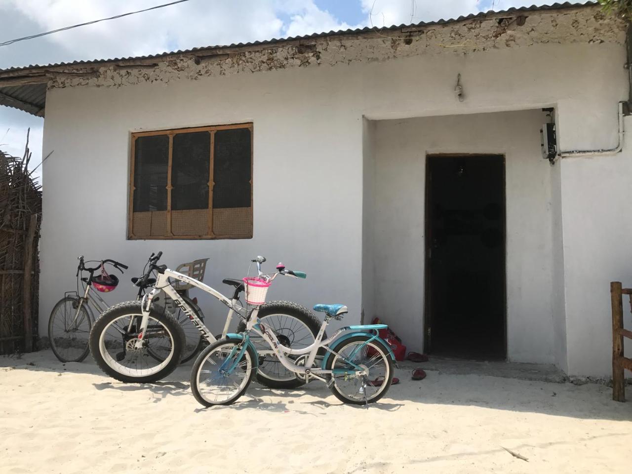 Moringe Home Stay - Village House 잠비아니 외부 사진