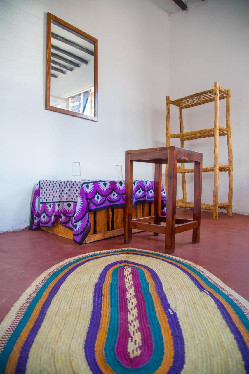 Moringe Home Stay - Village House 잠비아니 외부 사진
