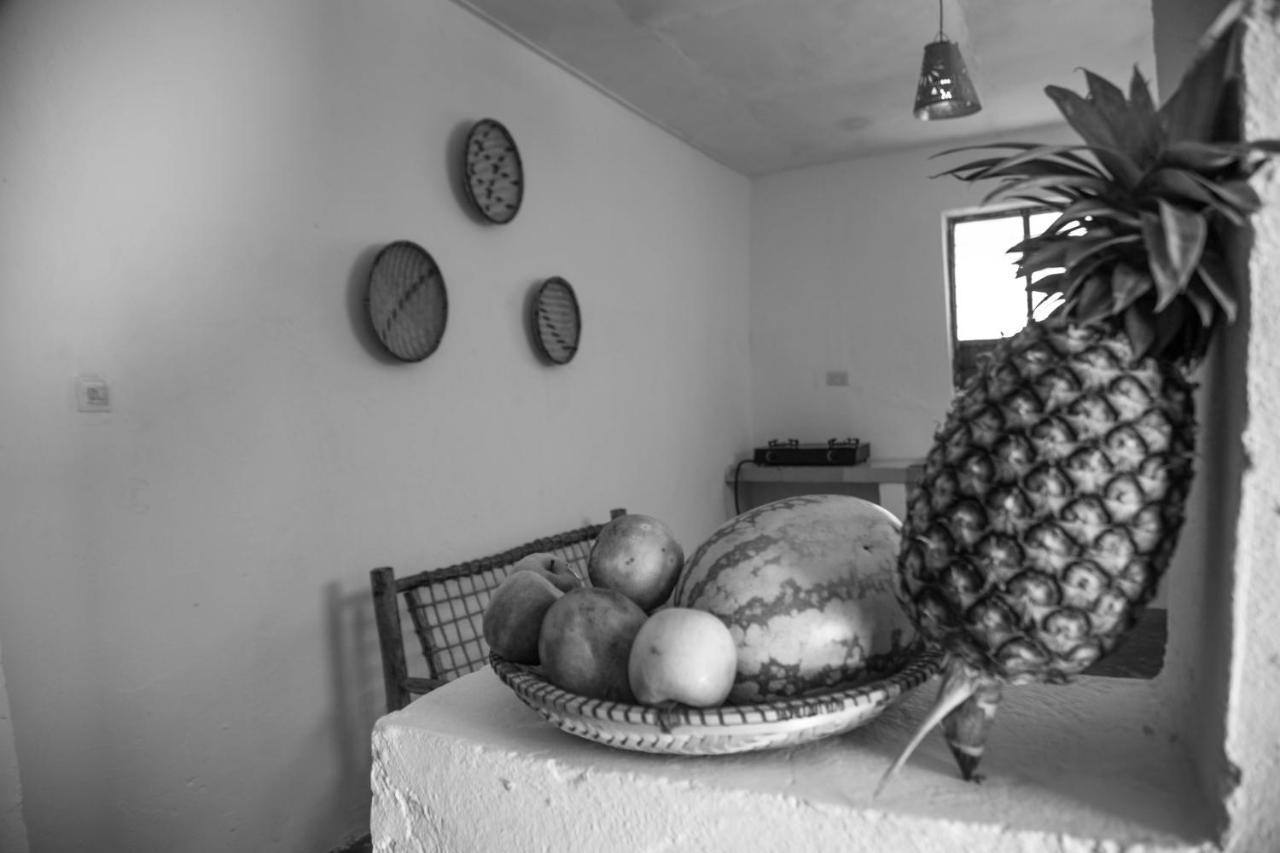 Moringe Home Stay - Village House 잠비아니 외부 사진